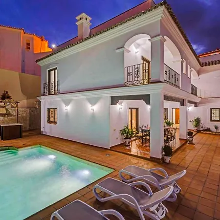 Lara Pinta Villa Nerja