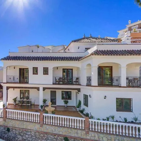 Lara Pinta Nerja