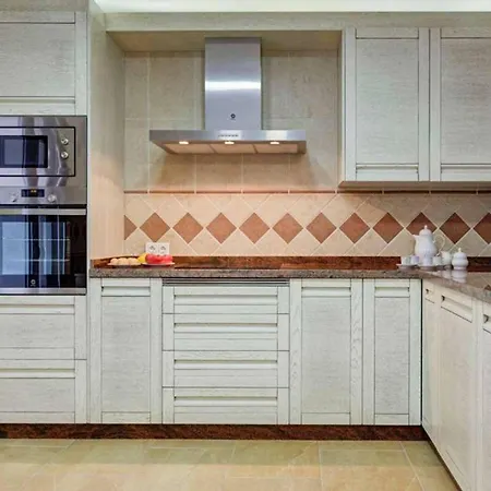 Lara Pinta Villa