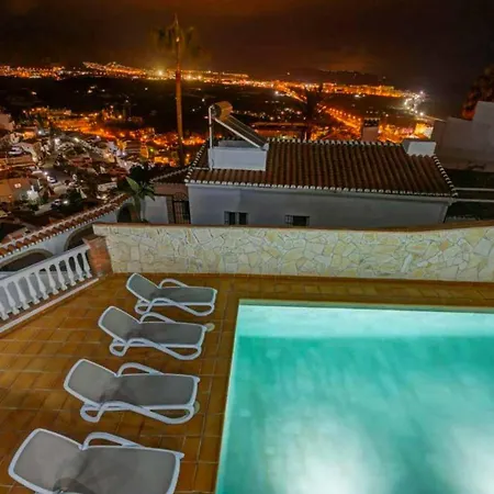 Lara Pinta Villa Nerja